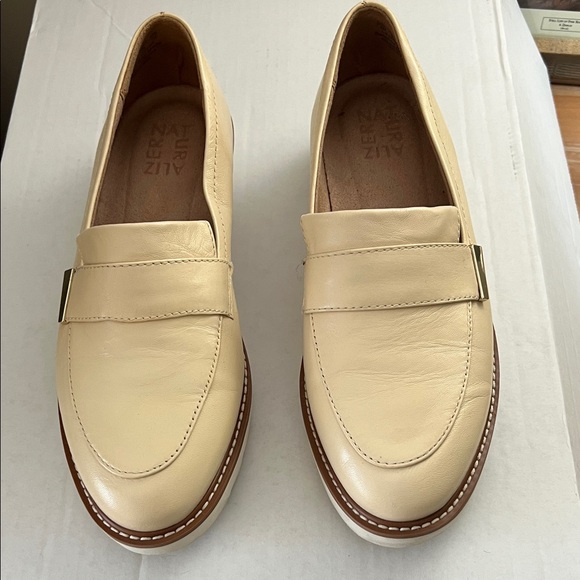 Naturalizer Adaline Slip on Platform Women's Cream Leather Loafers Size 7.5 made - Picture 1 of 9
